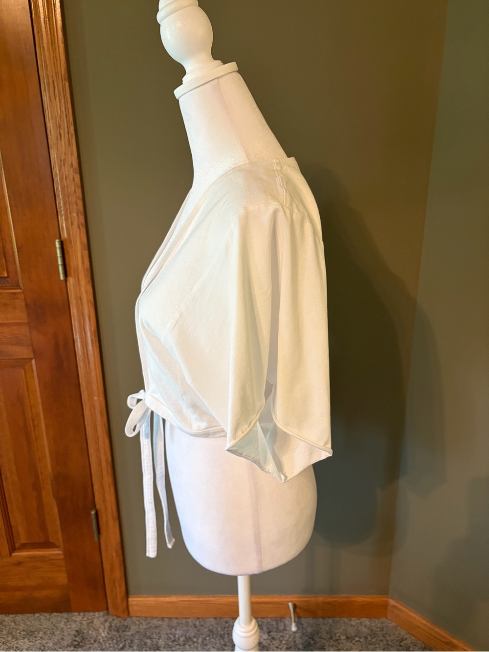 Kimchi Blue Open Front Tie Crop Top with Flutter Sleeves in Ivory - Picture 2 of 5